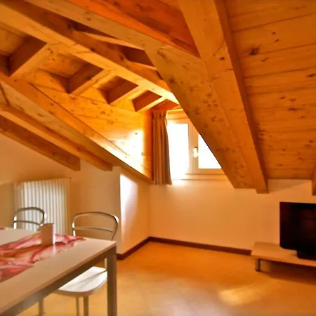 Locanda Posta Argegno Habitación foto