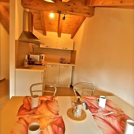 Locanda Posta Argegno Habitación foto