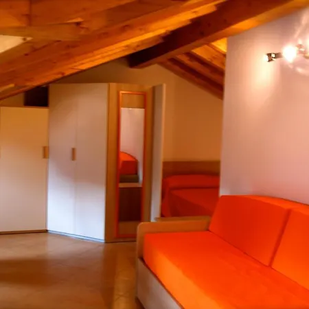 Locanda Posta Argegno Habitación foto